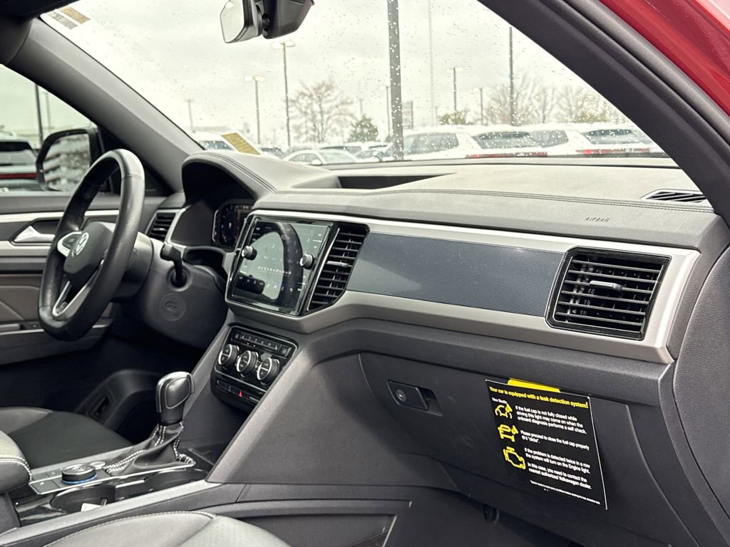 Used 2023 Volkswagen Atlas Cross Sport SEL R-Line image 18