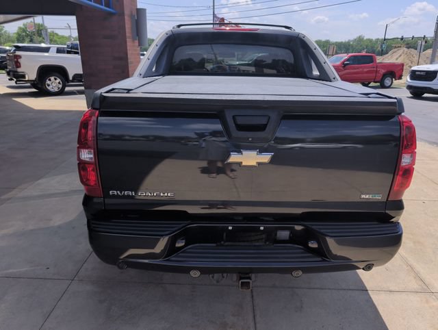 Used 2010 Chevrolet Avalanche LT RWD image 7