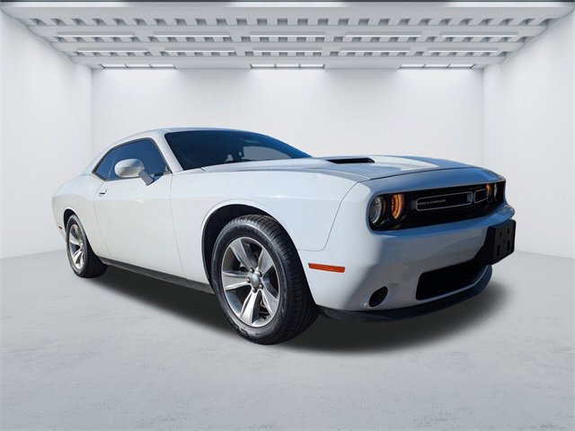 Used 2020 Dodge Challenger SXT image 1