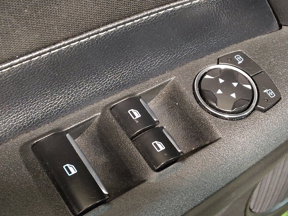 Used 2019 Ford Mustang Convertible image 27