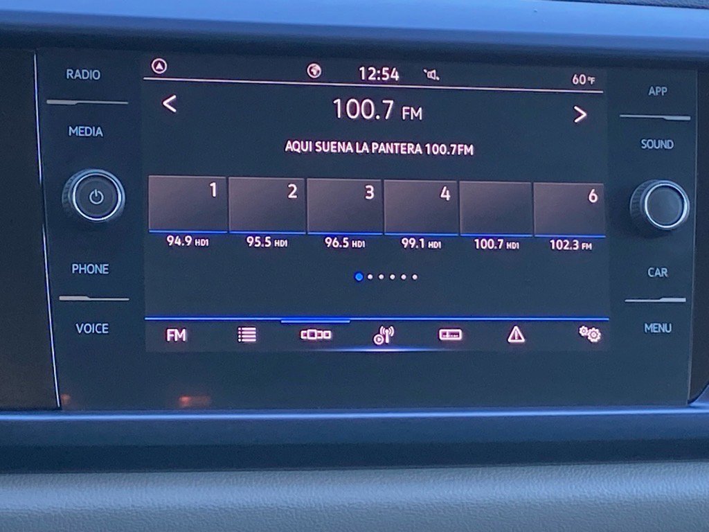 Used 2022 Volkswagen Taos SE image 9