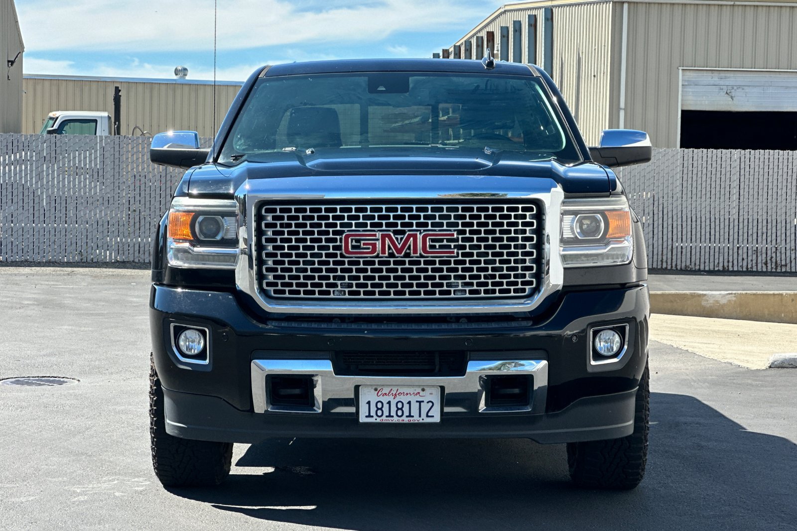 Used 2015 GMC Sierra 2500 Denali w/ Duramax Plus Package AWD/4WD image 9