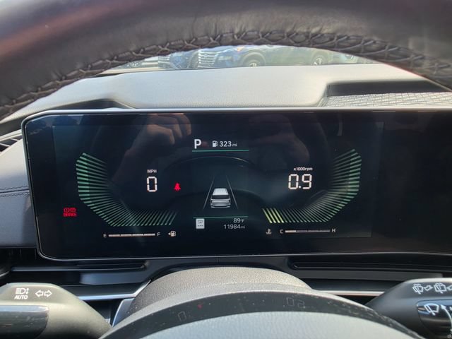 Used 2026 Kia Carnival FWD image 4