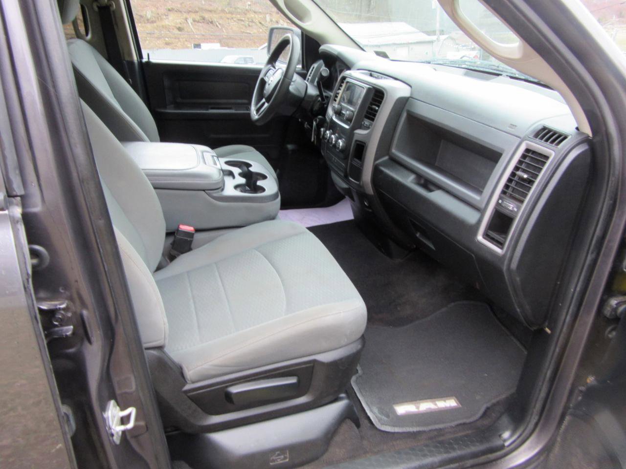 Used 2015 RAM 1500 ST w/ SXT Appearance Group image 12