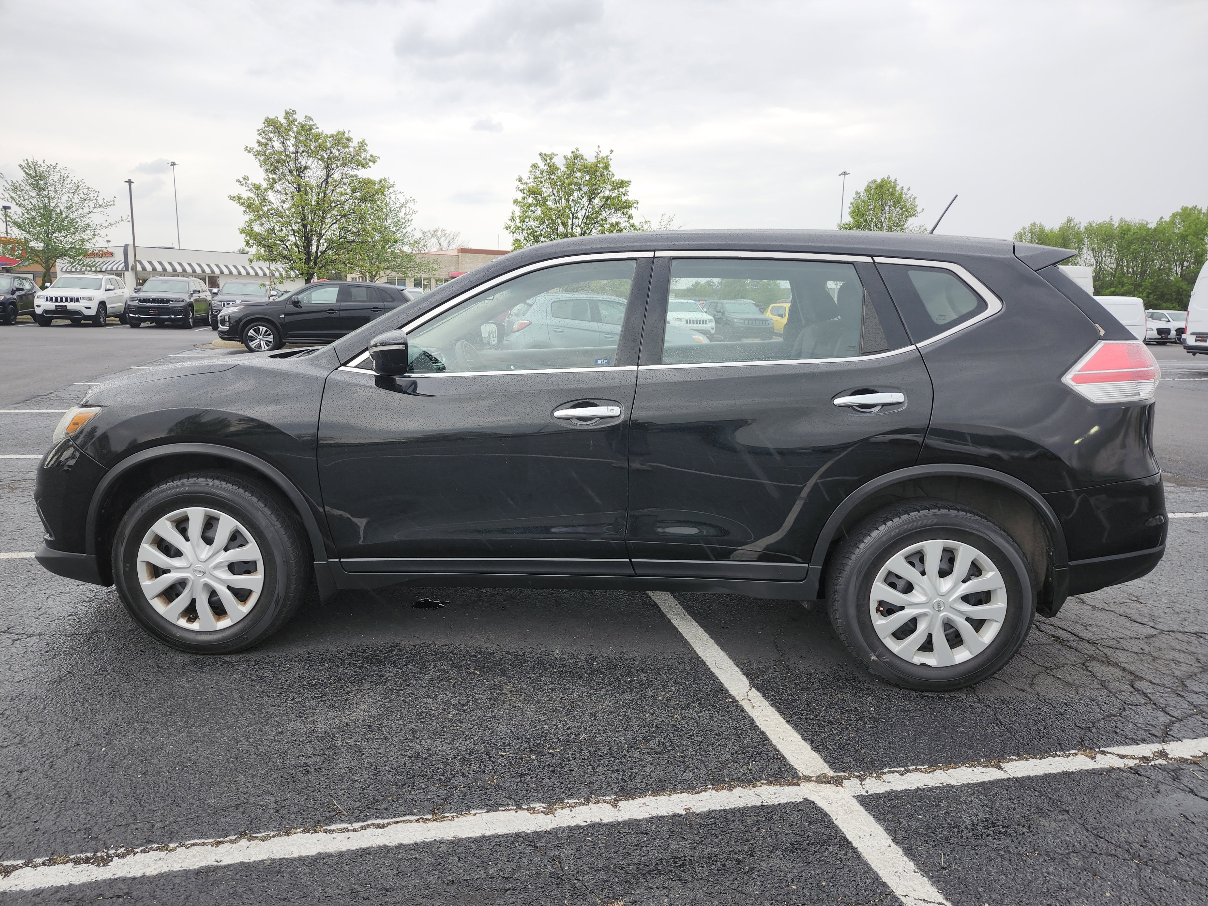 Used 2015 Nissan Rogue S AWD/4WD image 12