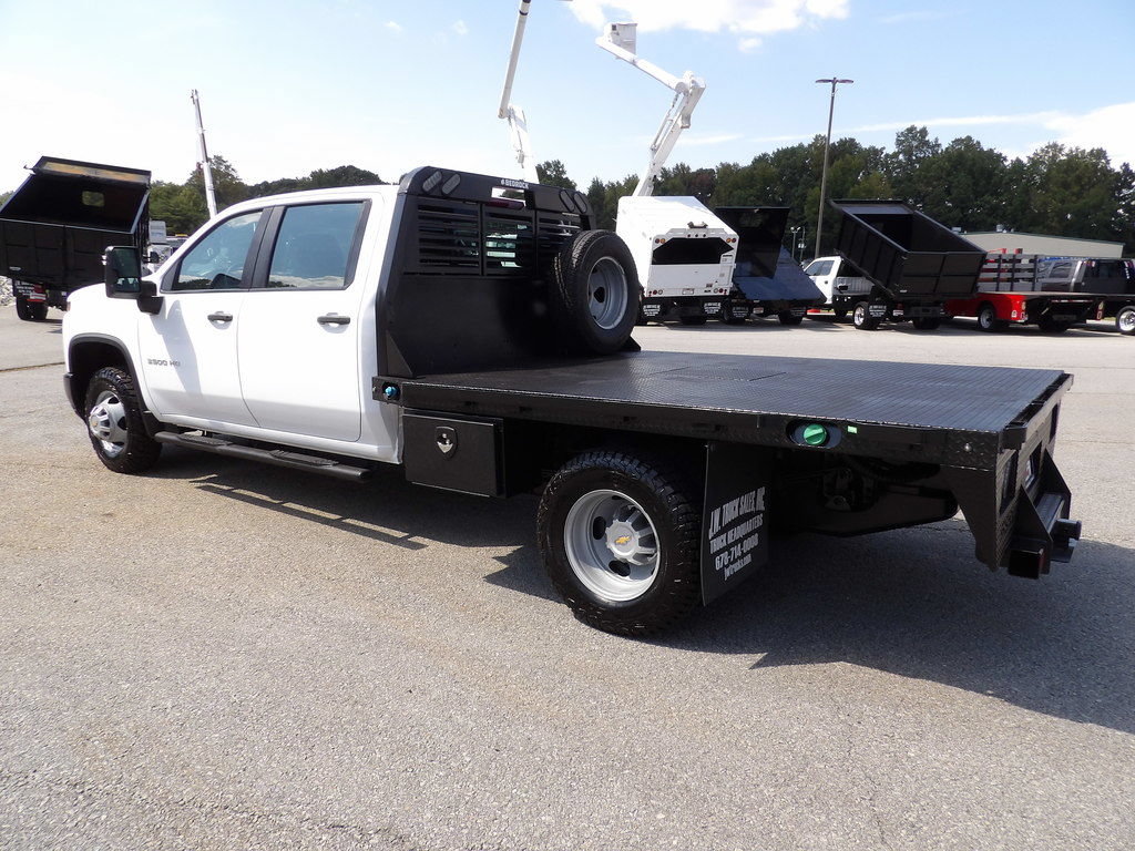 Used 2024 Chevrolet Silverado 3500 W/T w/ Snow Plow Prep Package AWD/4WD image 4