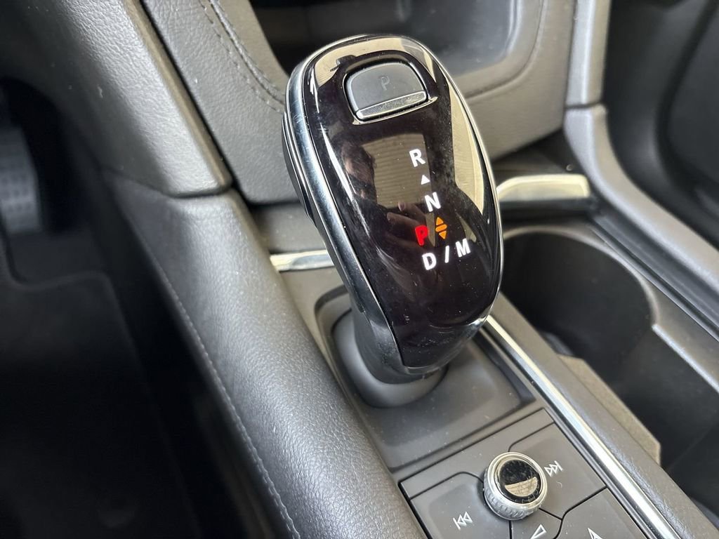 Certified 2025 Cadillac XT5 Premium Luxury image 16