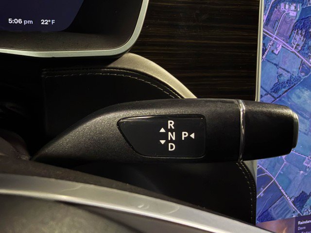 Used 2015 Tesla Model S 85 image 21