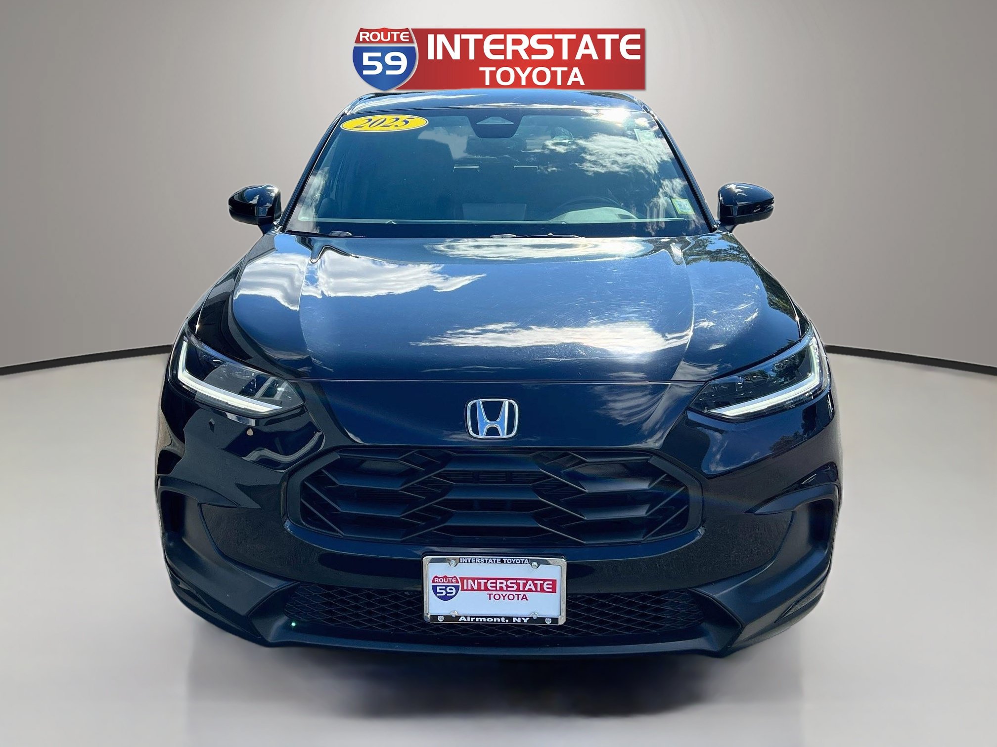 Used 2025 Honda HR-V Sport image 2