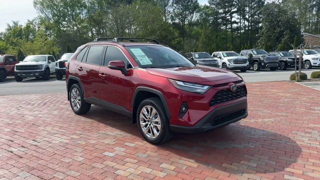 Used 2025 Toyota RAV4 XLE Premium w/ Weather Package FWD image 5