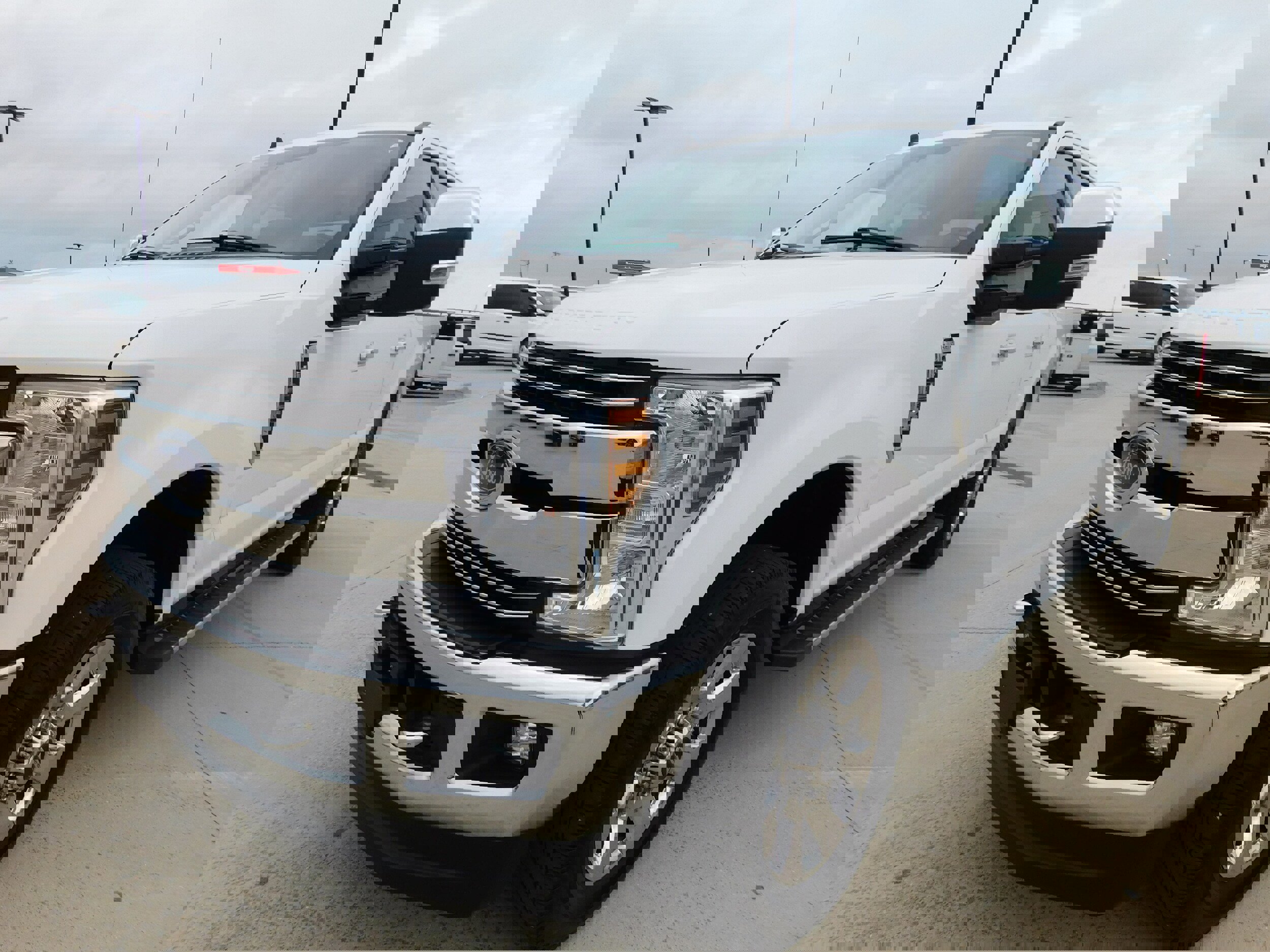 Used 2019 Ford F250 Lariat w/ Chrome Package image 3