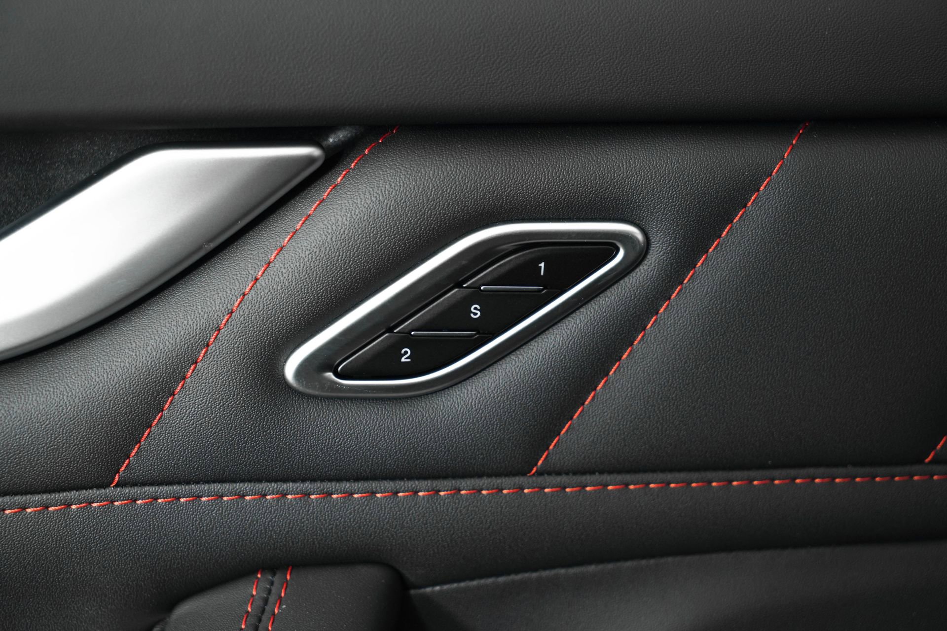 New 2024 Maserati Levante GT Ultima image 28