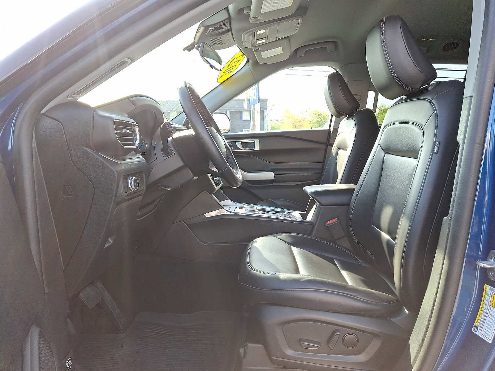 Certified 2022 Ford Explorer XLT w/ Equipment Group 202A AWD/4WD image 13