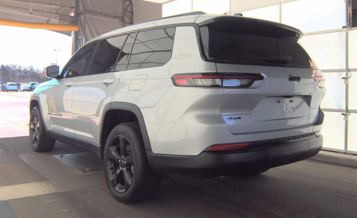 Used 2025 Jeep Grand Cherokee L Altitude w/ Trailer Tow Package image 6