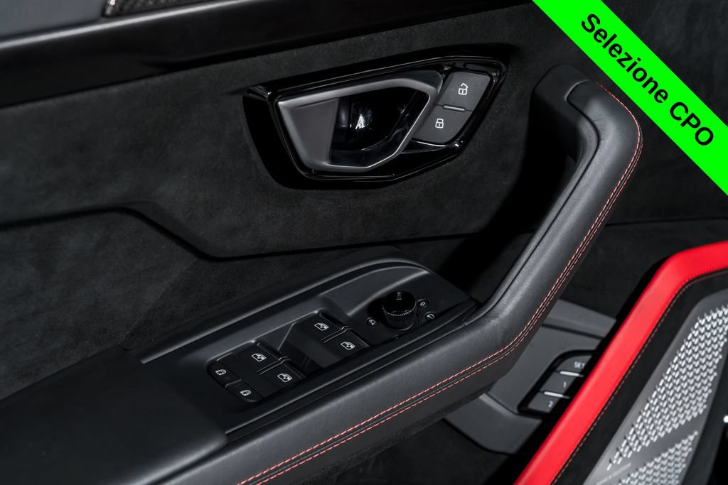 Used 2023 Lamborghini Urus Performante AWD/4WD image 10