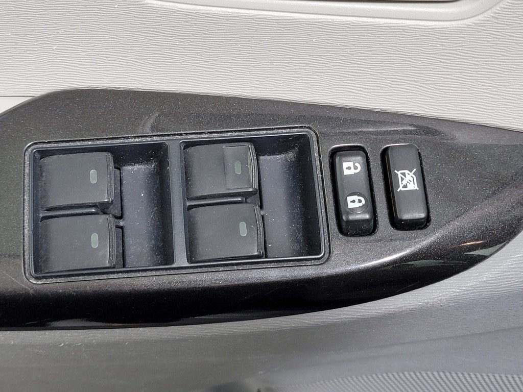 Used 2011 Toyota Sienna w/ Towing Pkg FWD image 23