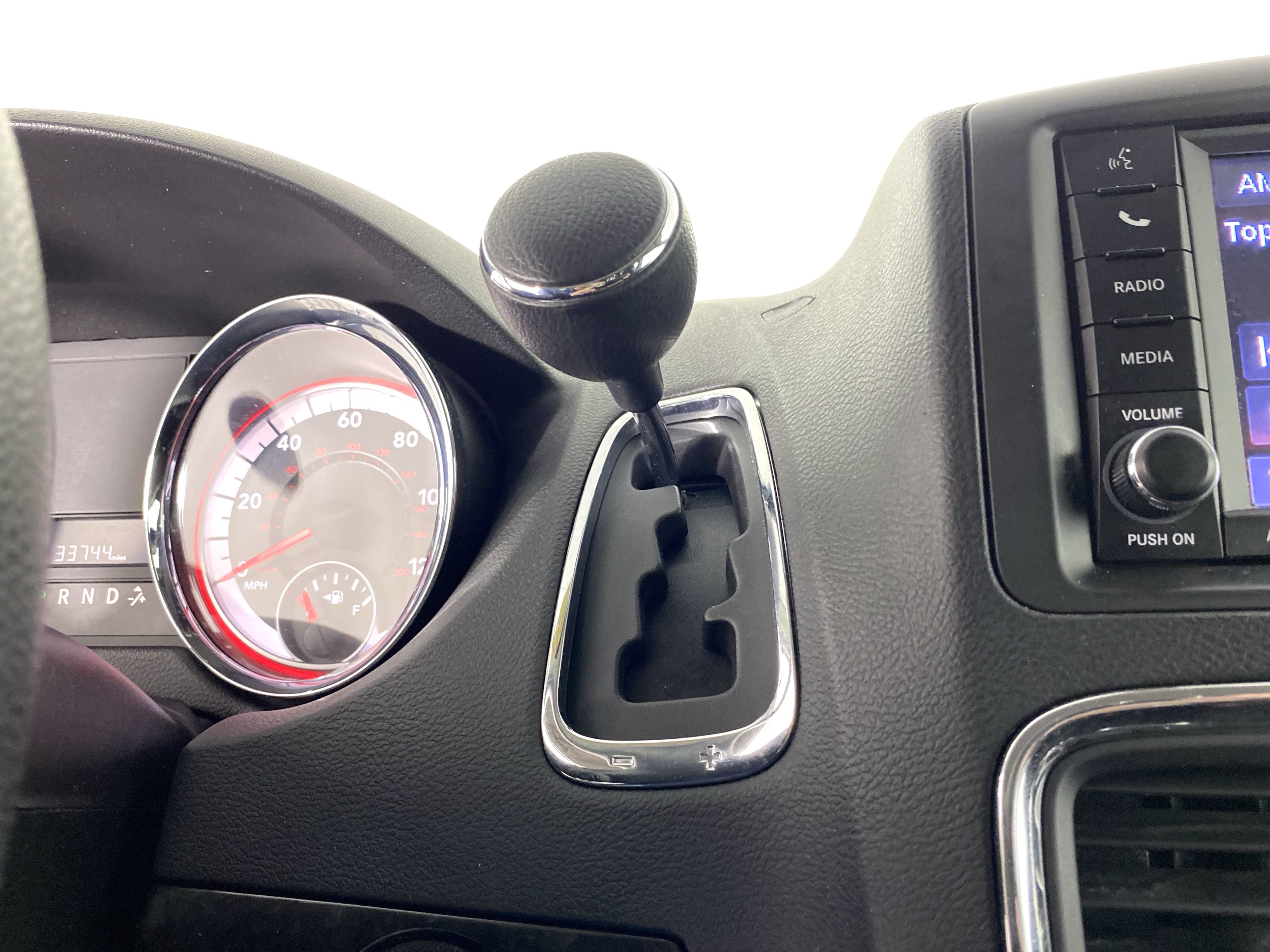 Used 2018 Dodge Grand Caravan SE w/ UConnect Hands-Free Group FWD image 23