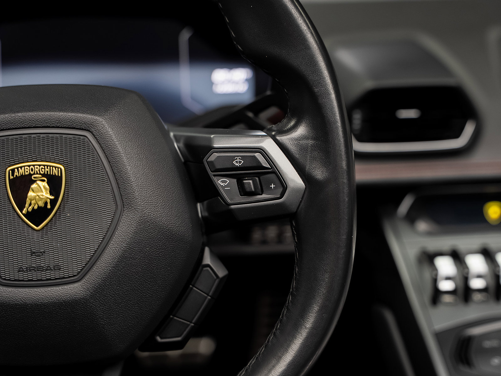 Used 2018 Lamborghini Huracan LP 580-2 RWD image 37