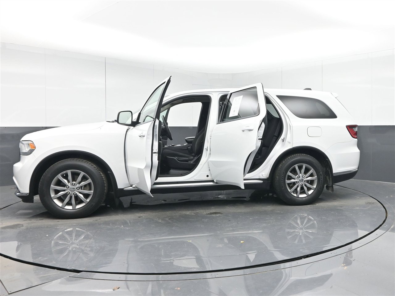 Used 2017 Dodge Durango SXT w/ 3rd Row Seating Group image 39