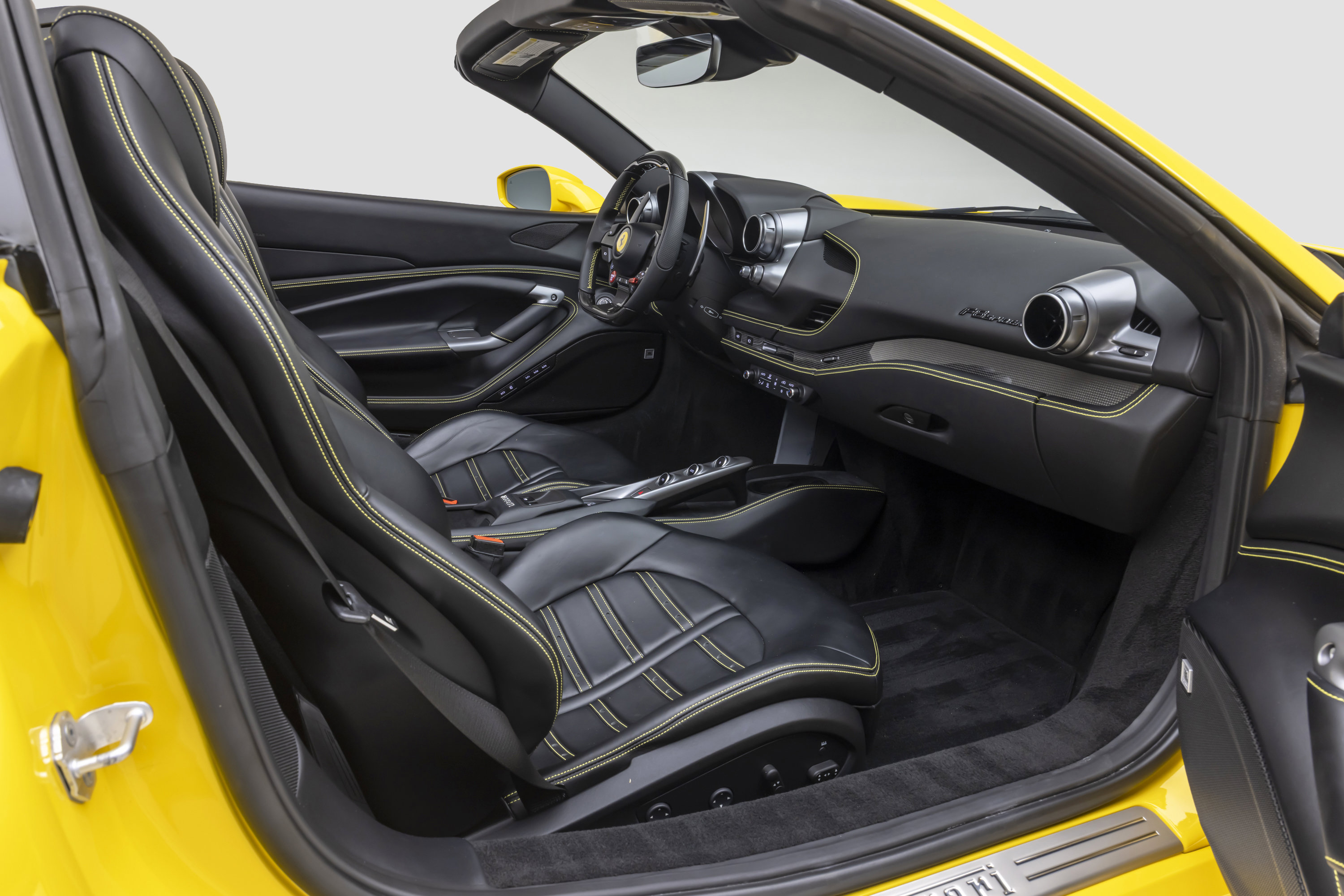 Certified 2022 Ferrari F8 Tributo RWD image 43