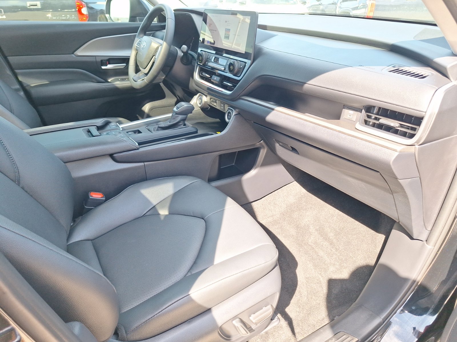 Used 2026 Toyota Grand Highlander AWD image 33