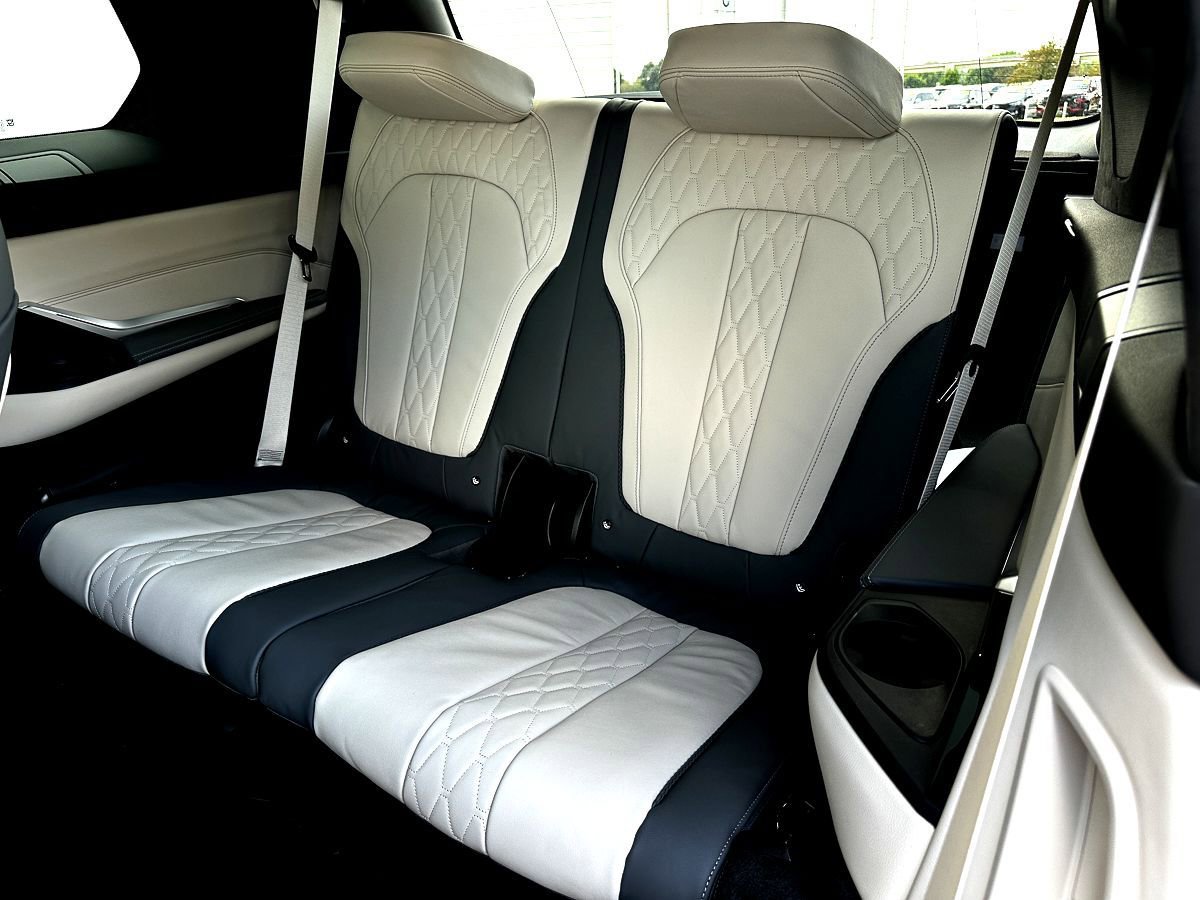 New 2026 BMW X7 xDrive40i w/ M Sport Package image 18