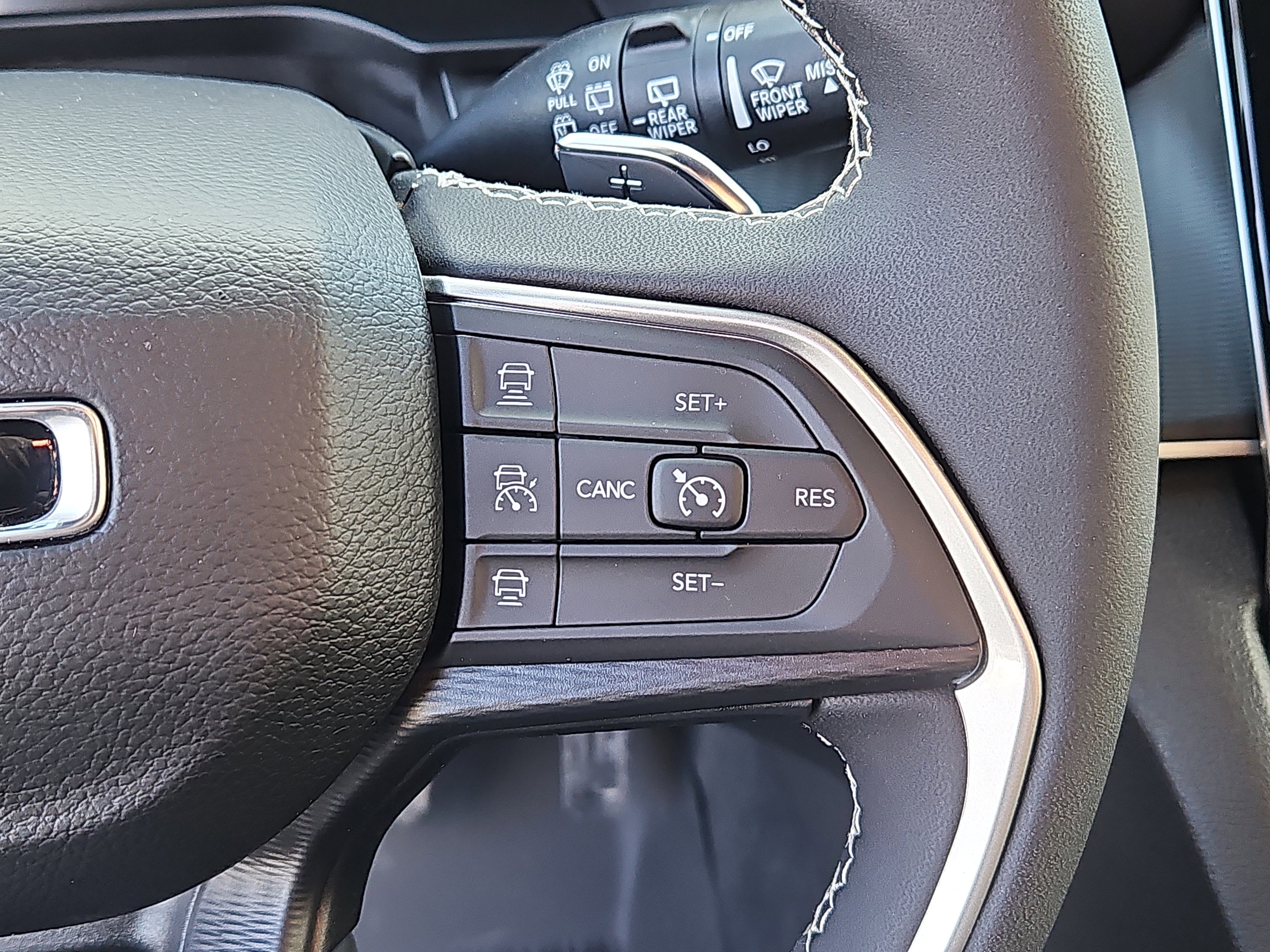 Used 2024 Jeep Grand Cherokee L Laredo w/ Trailer Tow Package image 16