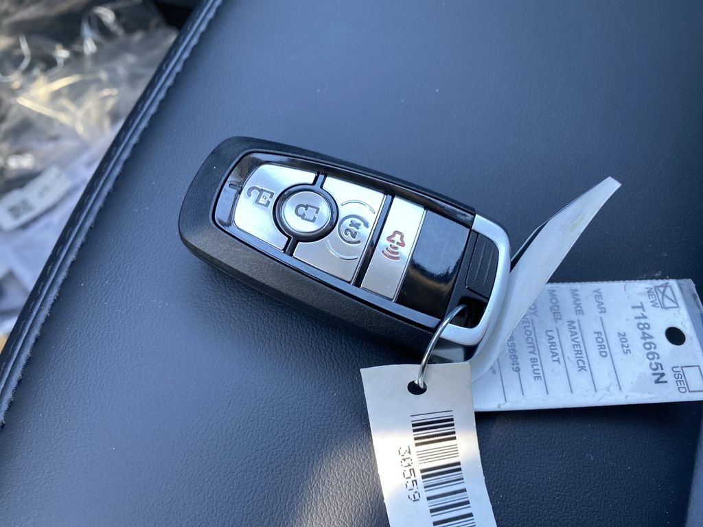 New 2025 Ford Maverick Lariat w/ Black Appearance Package image 37