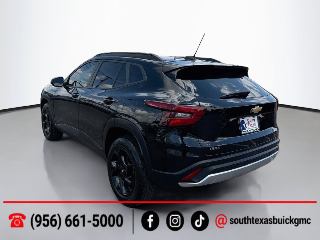 Used 2025 Chevrolet Trax LT w/ Driver Confidence Package FWD image 6