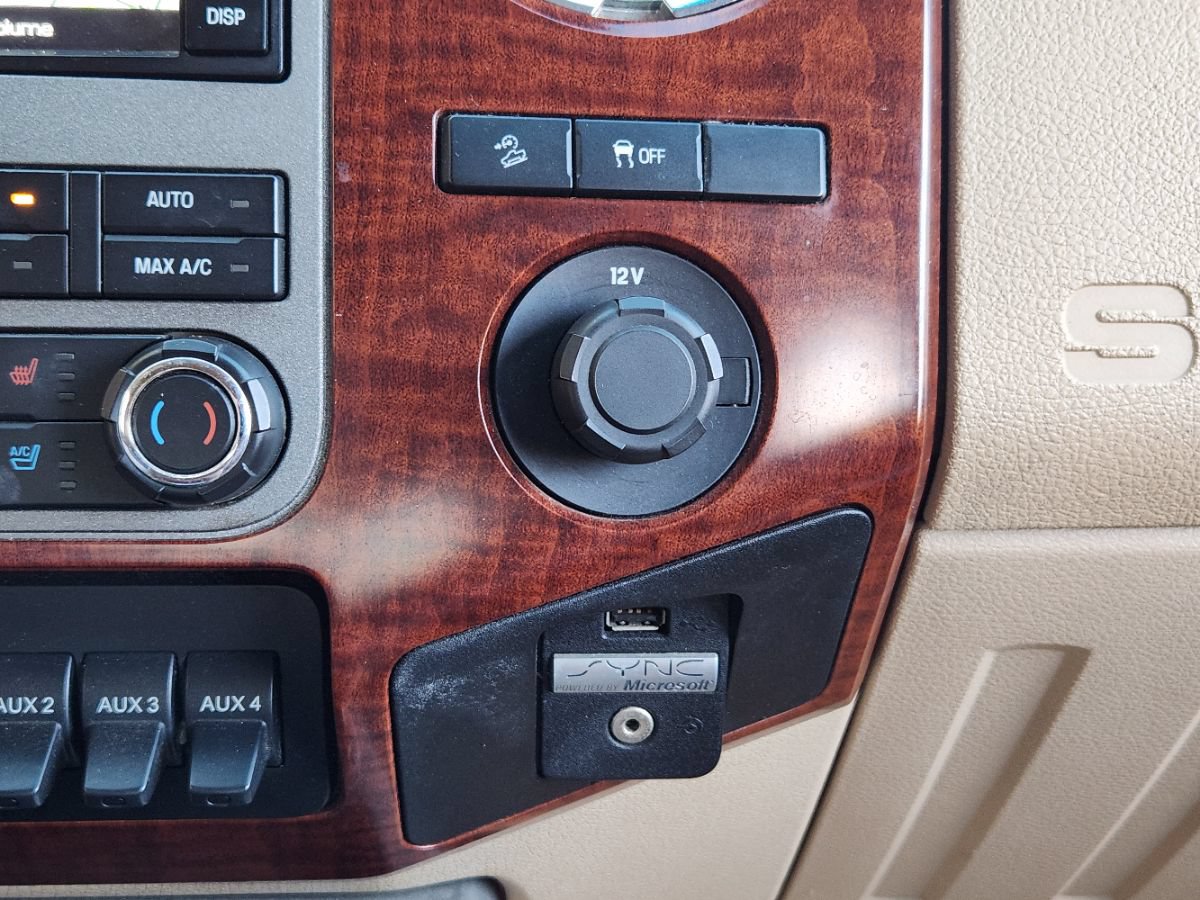 Used 2011 Ford F250 King Ranch w/ King Ranch w/Chrome Pkg AWD/4WD image 42
