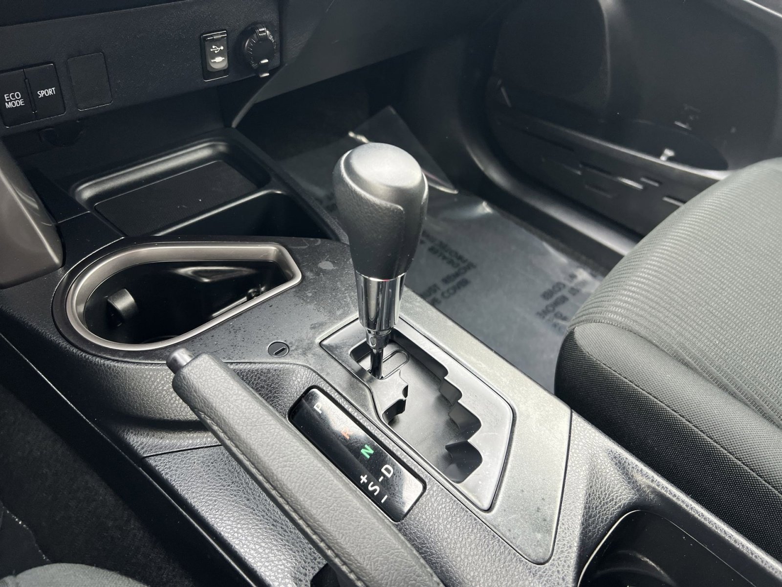 Used 2017 Toyota RAV4 LE image 20