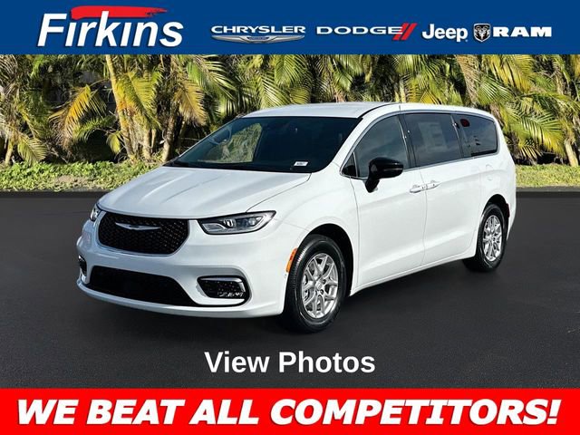 New 2025 Chrysler Pacifica Select w/ Fav Edition Package