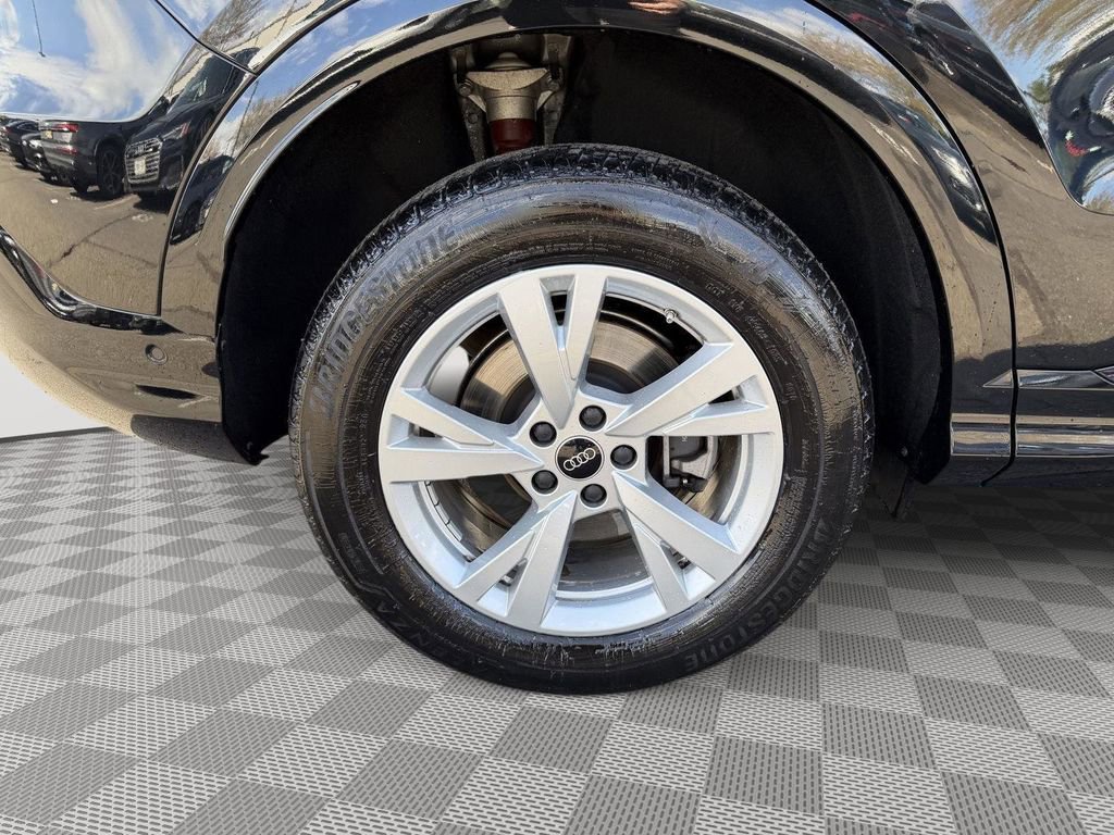 Used 2025 Audi Q5 Premium w/ Convenience Package AWD/4WD image 12