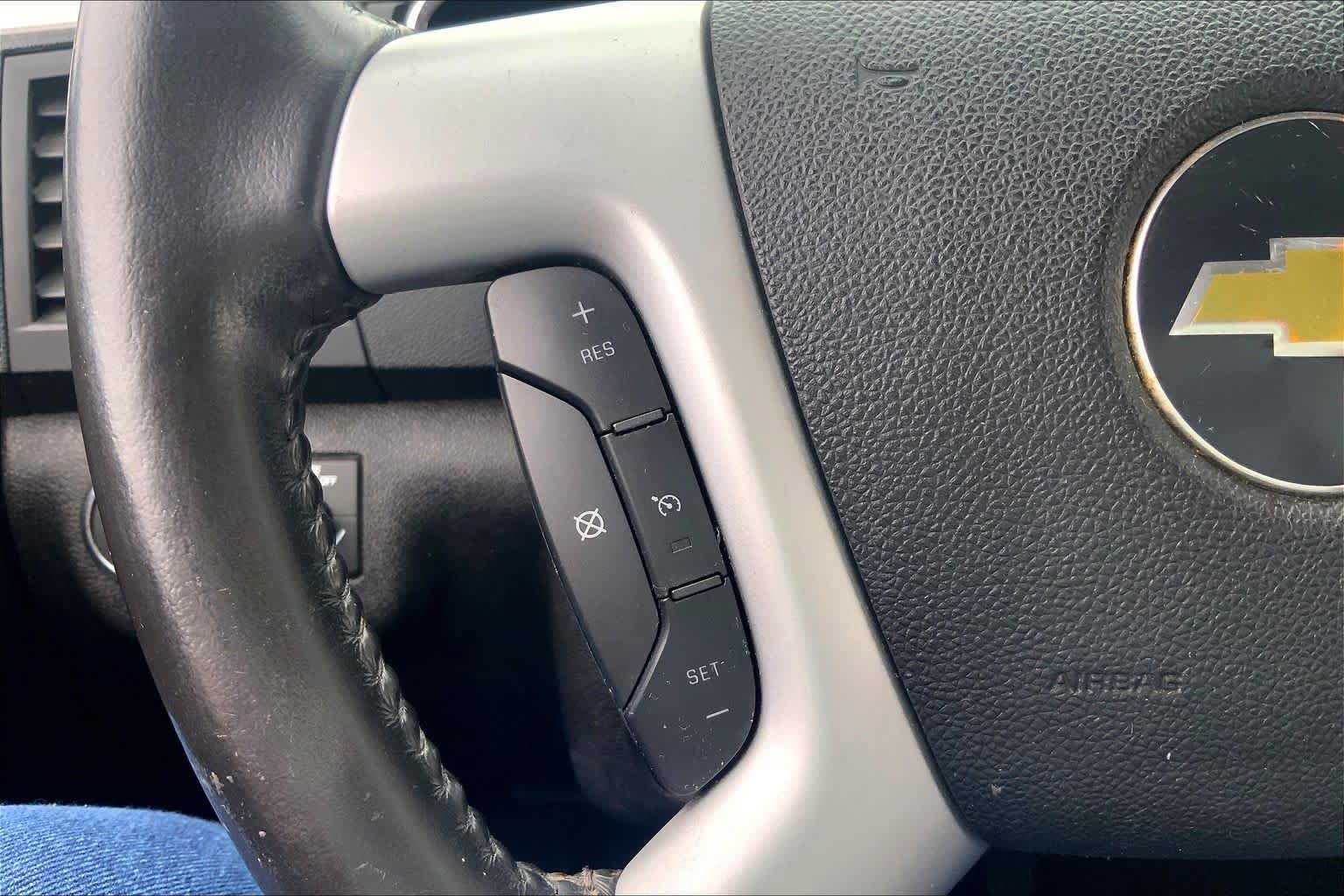 Used 2011 Chevrolet Traverse LT w/ White Premiere Package FWD image 23