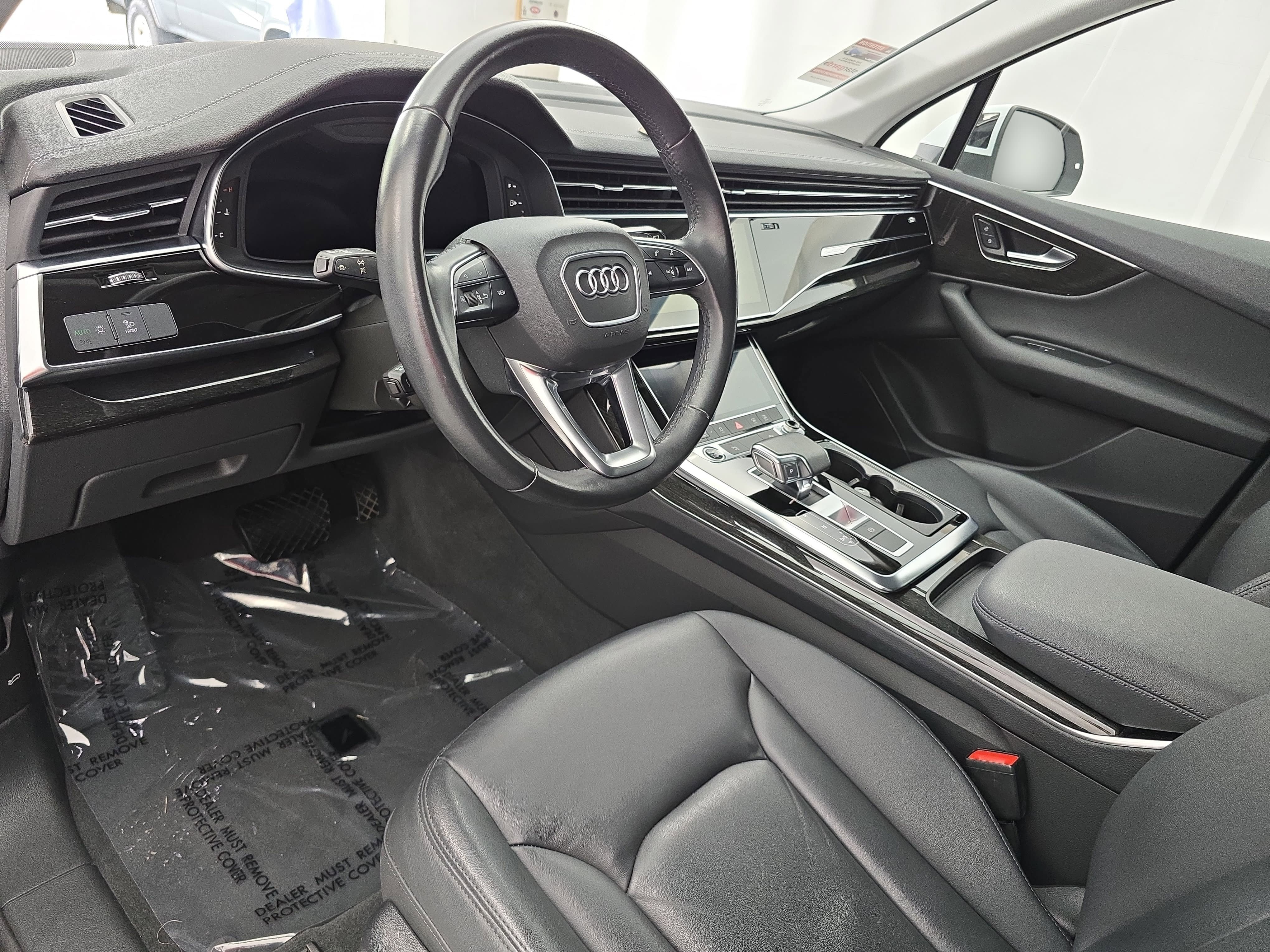 Used 2023 Audi Q7 2.0T Premium w/ Convenience Package AWD/4WD image 17