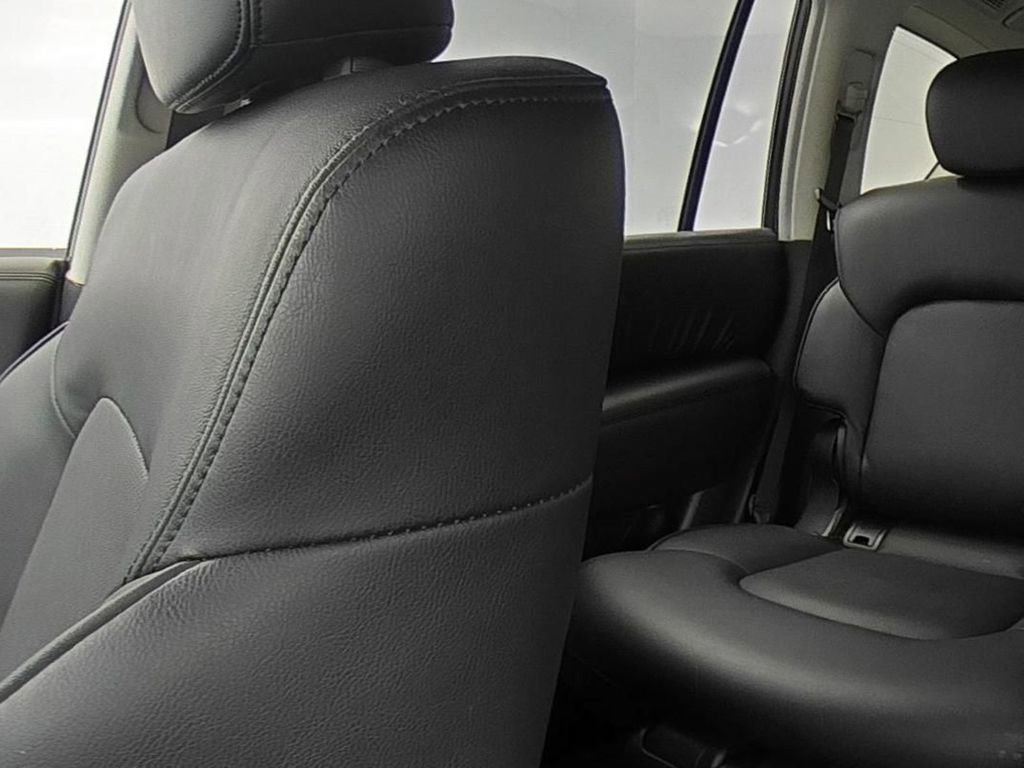 Used 2024 Nissan Armada SL w/ Captain's Chairs Package image 20