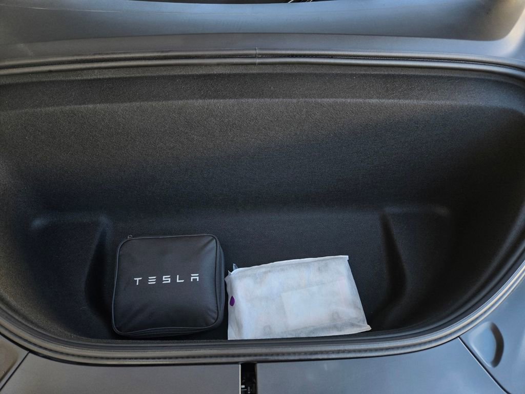 Used 2023 Tesla Model X Plaid image 33