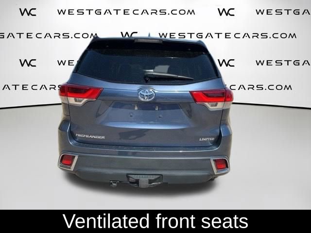 Used 2017 Toyota Highlander Limited Platinum image 10