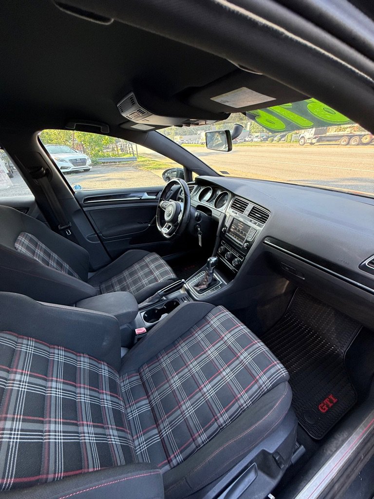 Used 2016 Volkswagen GTI S FWD image 21