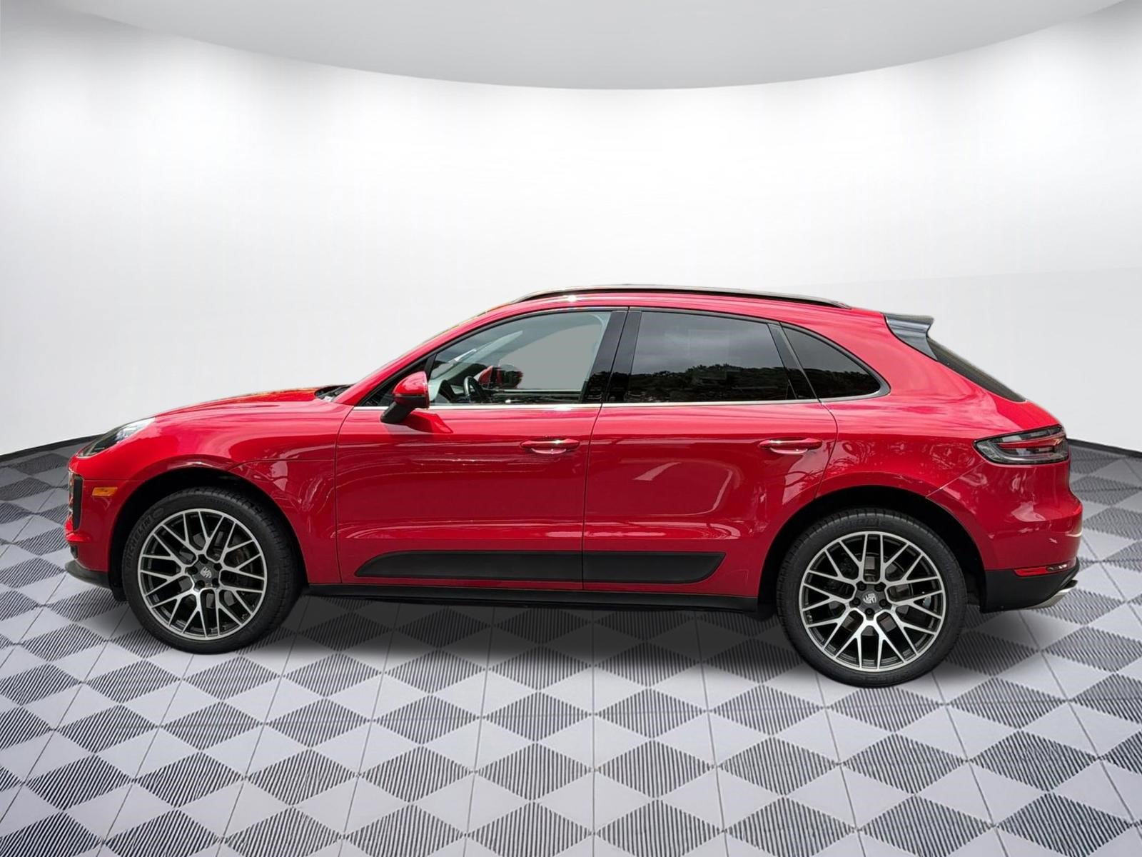 Used 2019 Porsche Macan AWD/4WD image 2