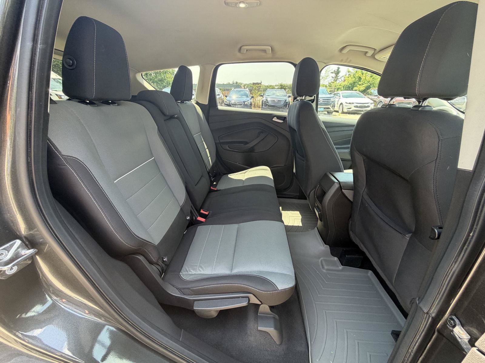 Used 2015 Ford Escape SE AWD/4WD image 24