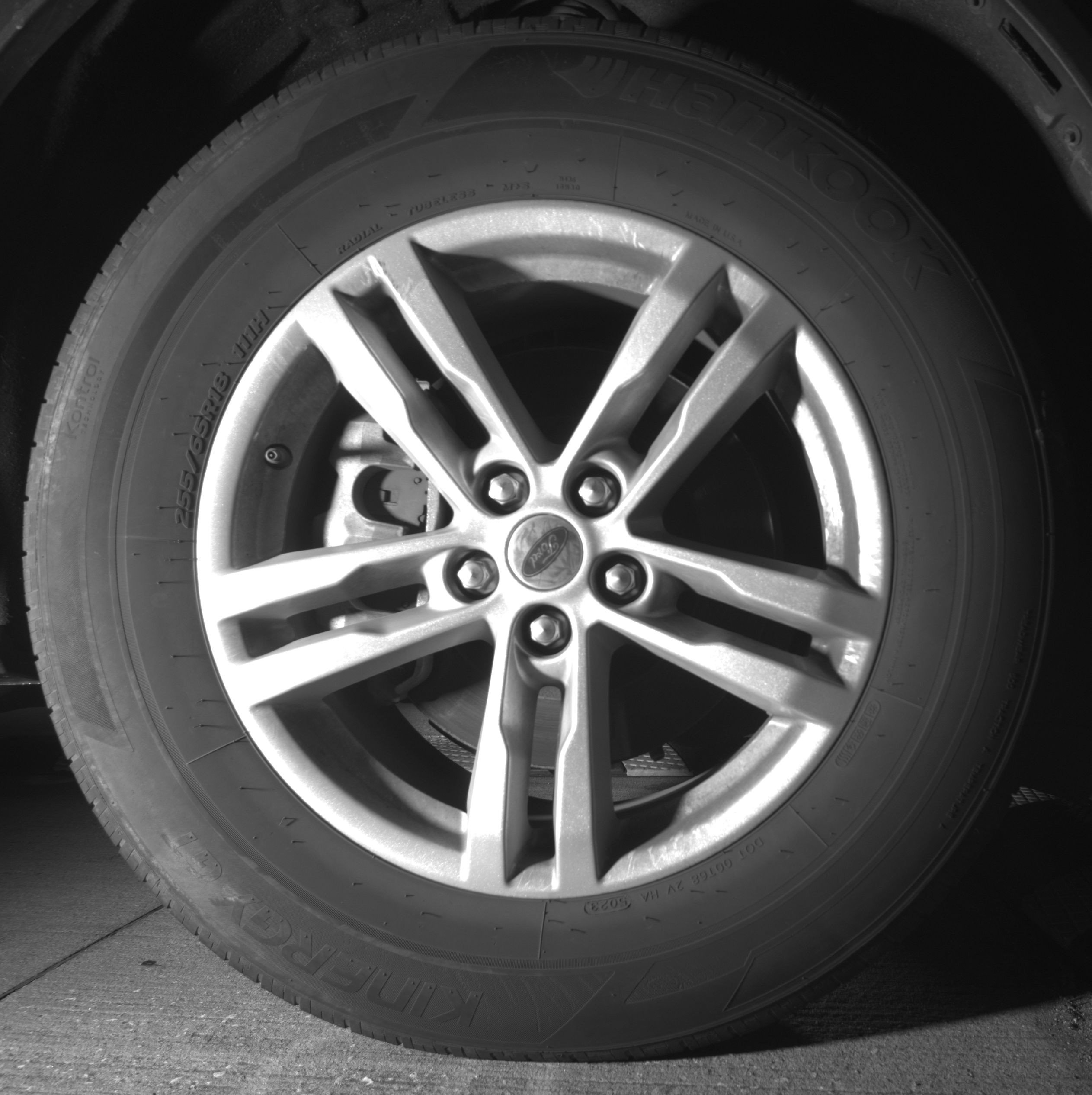 Used 2024 Ford Explorer XLT w/ Equipment Group 202A image 13