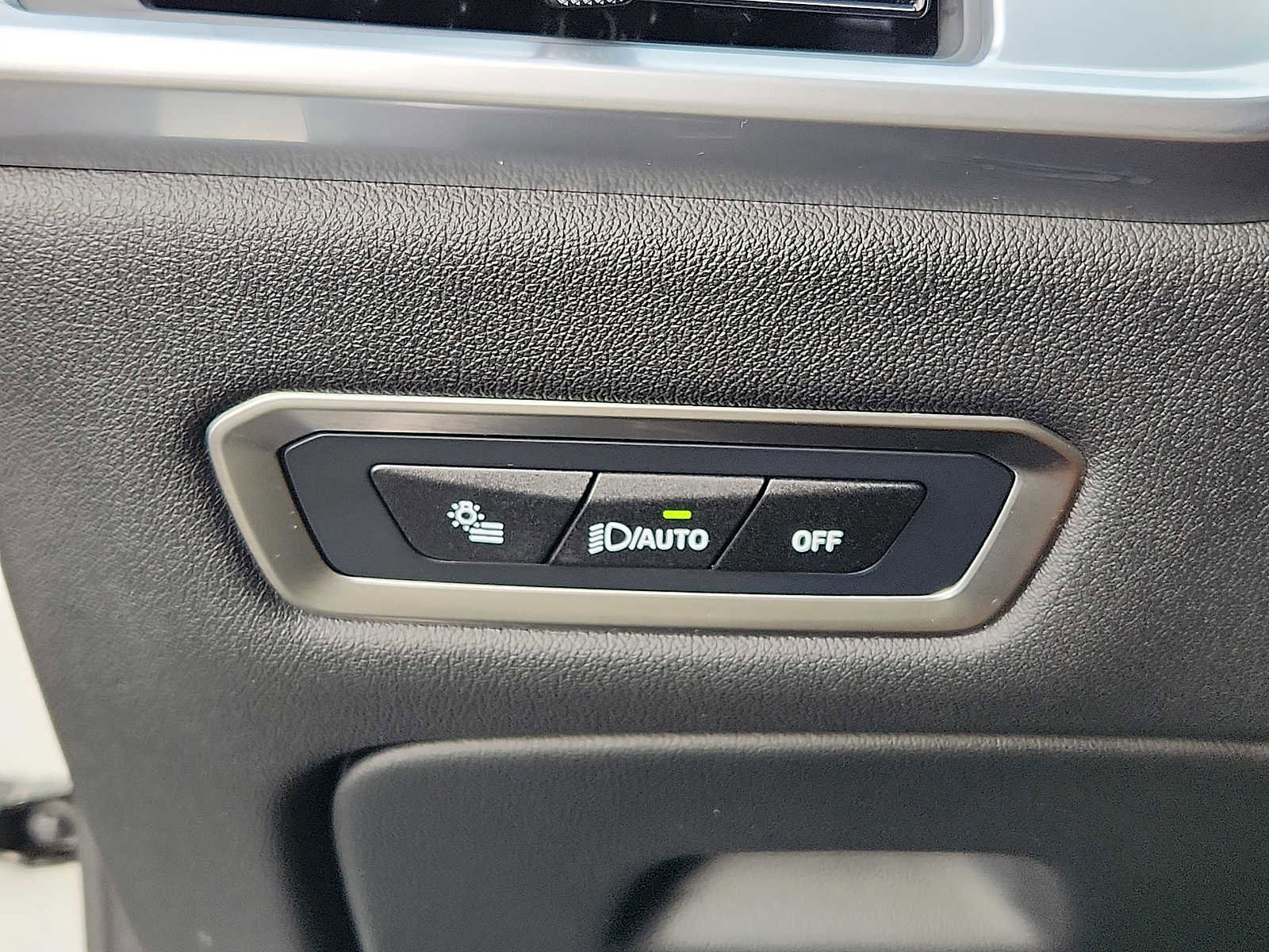 Certified 2024 BMW X7 xDrive40i w/ M Sport Package image 22