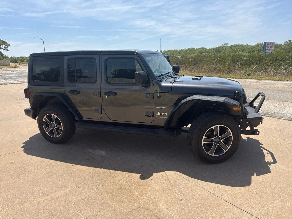 Used 2023 Jeep Wrangler Unlimited Sahara AWD/4WD image 38