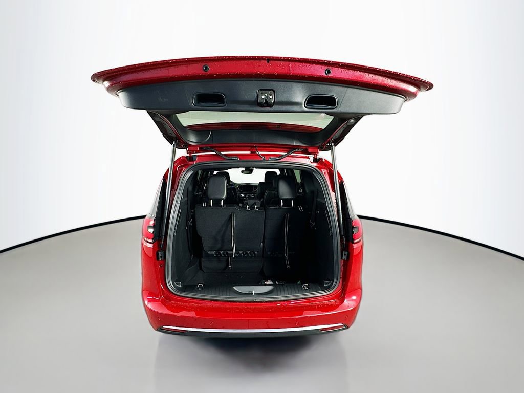 New 2027 Chrysler Pacifica Select FWD image 15