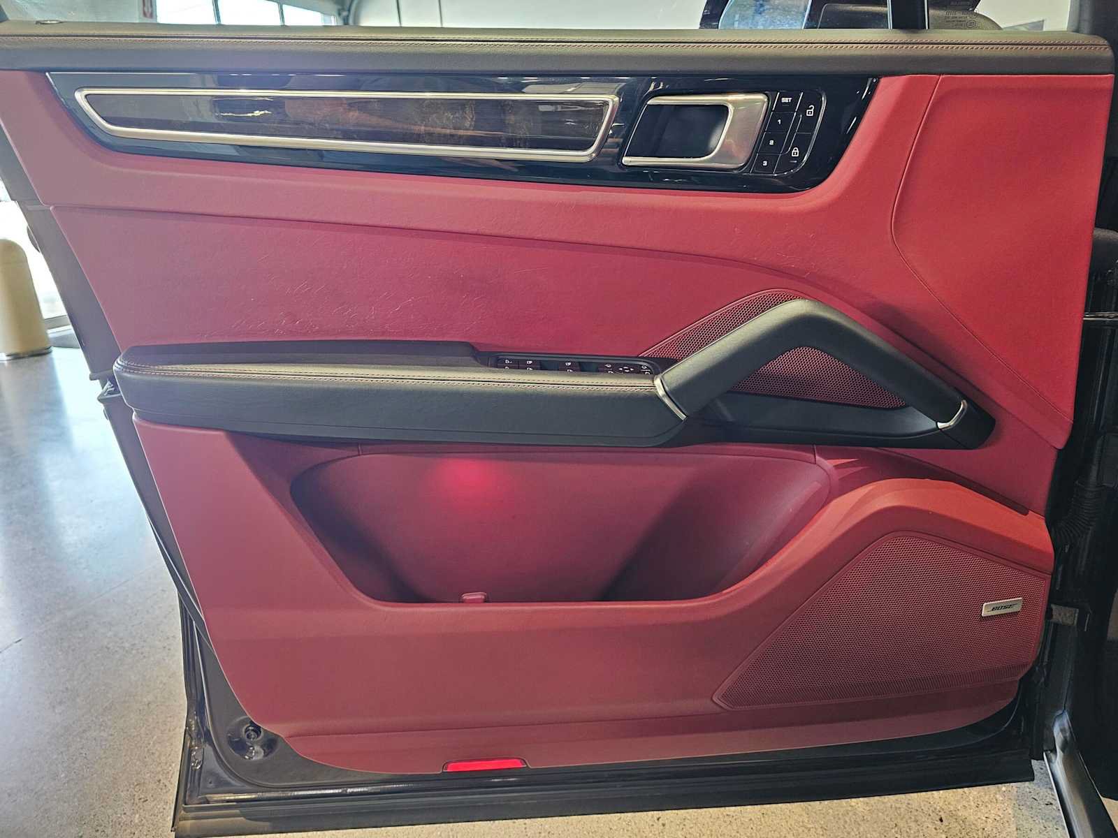 Used 2019 Porsche Cayenne AWD/4WD image 21