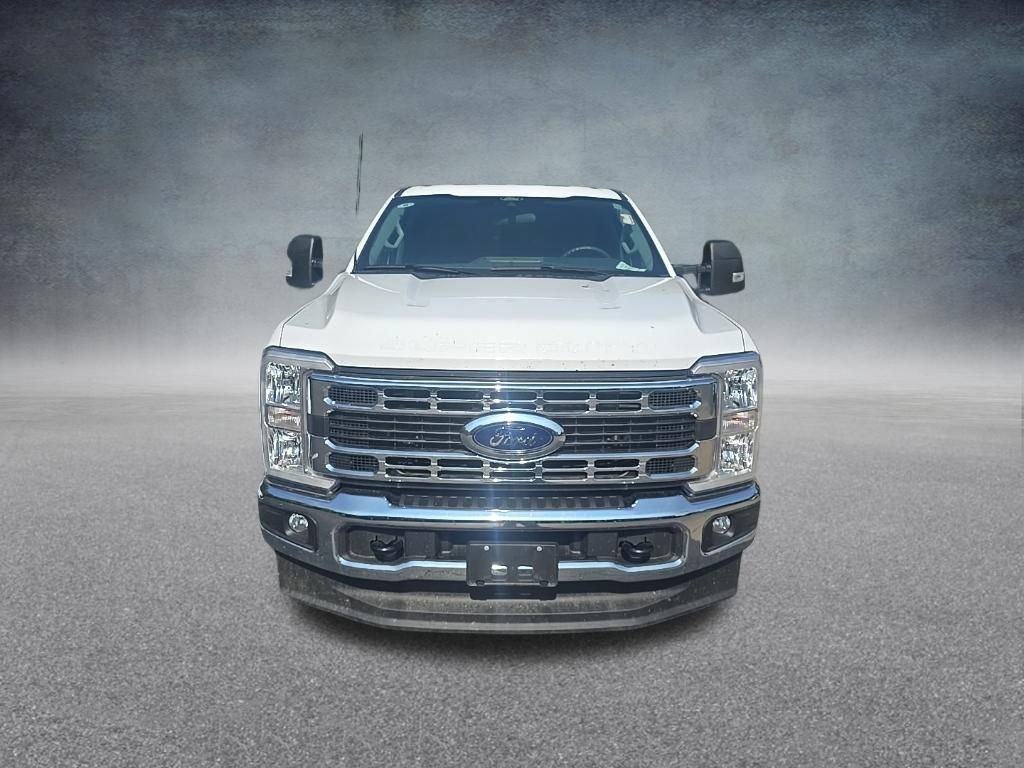 Used 2025 Ford F350 XLT AWD/4WD image 3