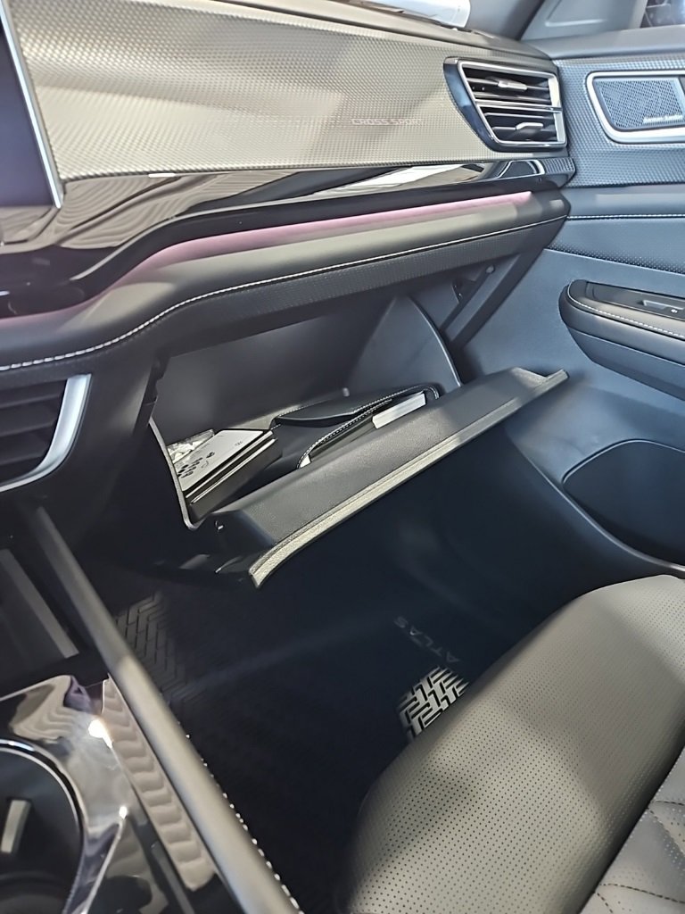 New 2026 Volkswagen Atlas Cross Sport SEL Premium R-Line image 30