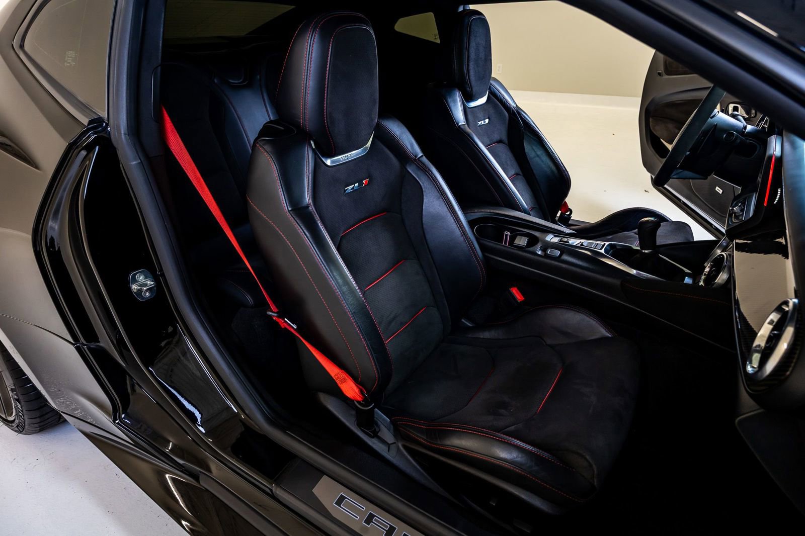 Used 2017 Chevrolet Camaro ZL1 RWD image 26