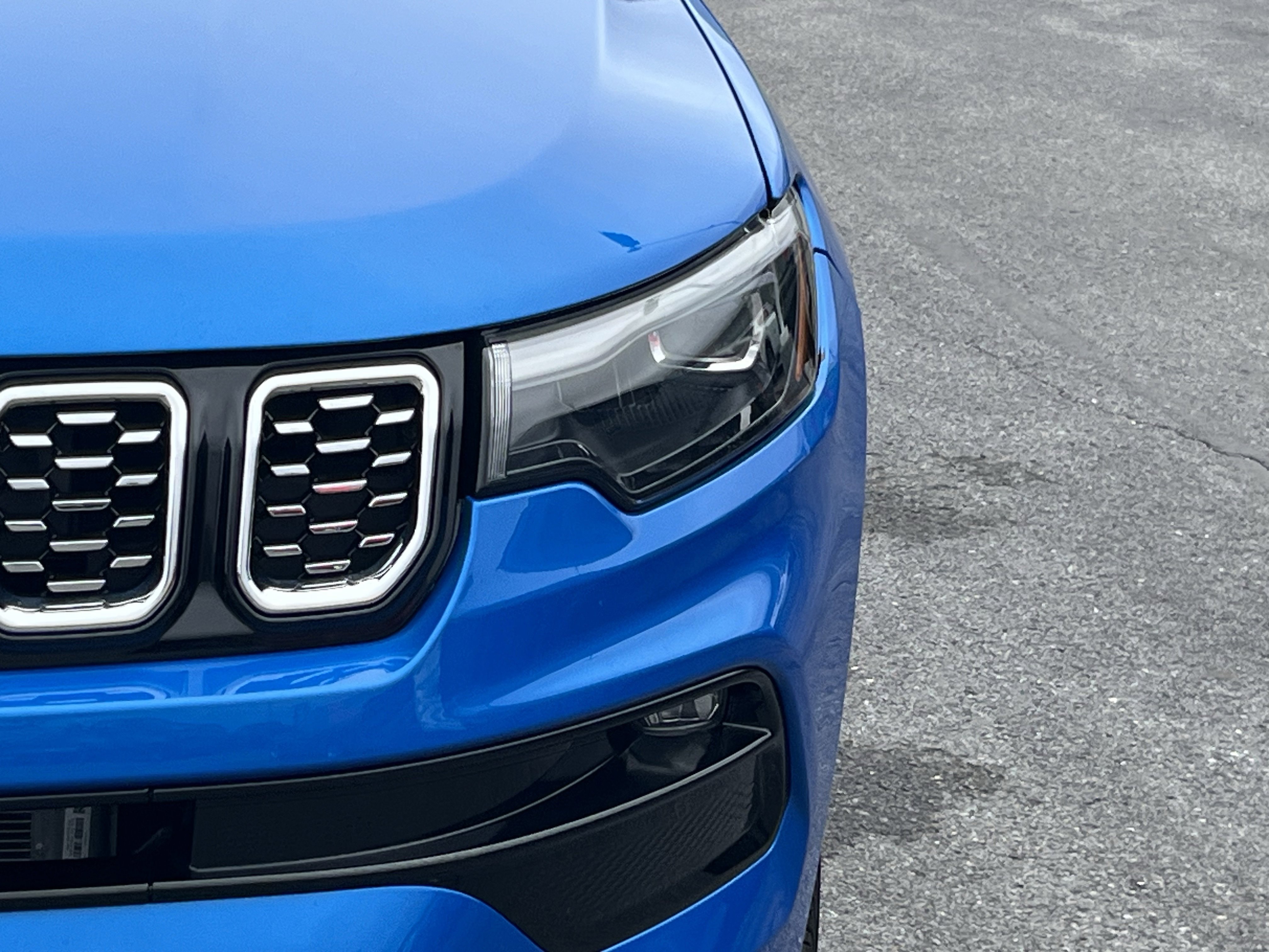 Used 2023 Jeep Compass Limited image 10